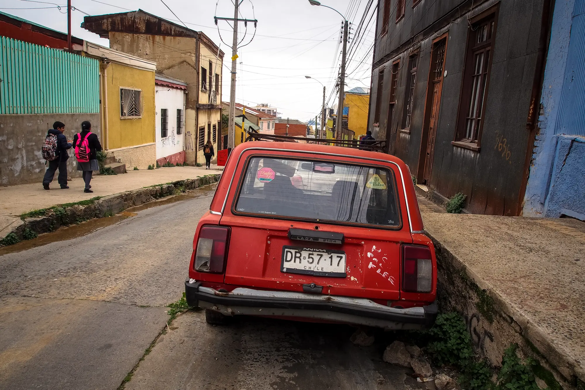 car at valparaiso chile